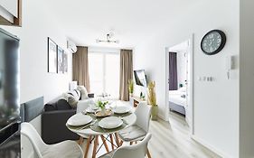 SkyTravel 27 Apartament Pileckiego Nowy Dwór Mazowiecki Airport Modlin 24H
